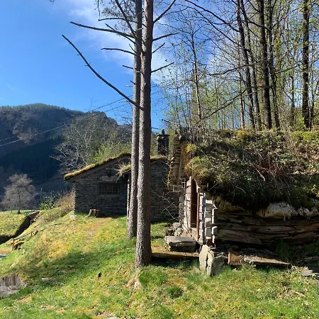 Feriehus Voss/bolstad: Peaceful Countryside Cabin/lodge Bolstadøyri