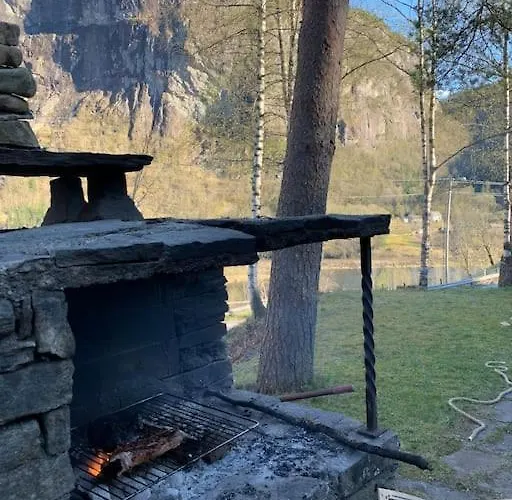 Voss/bolstad: Peaceful Countryside Cabin/lodge